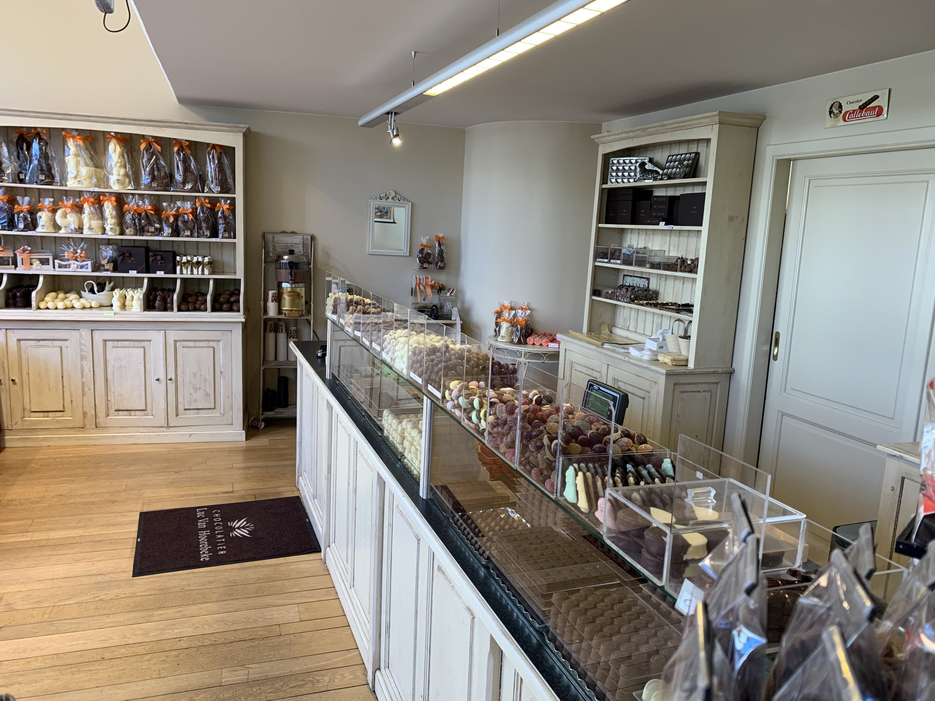 AUTHENTIC BELGIAN CHOCOLATE CHOCOLATIER VAN HOOREBEKE intelligence overview